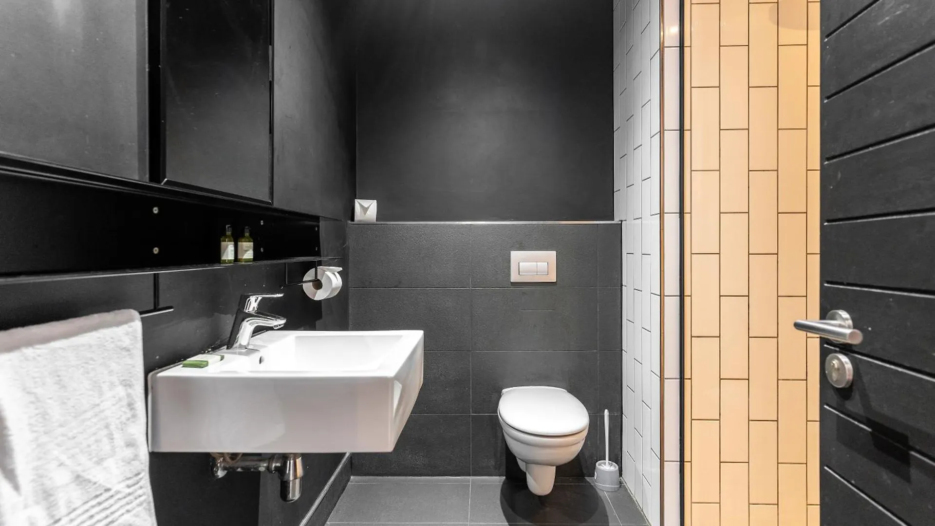 415 Wex1 By Perch Stays Cape Town 0*,  South Africa
